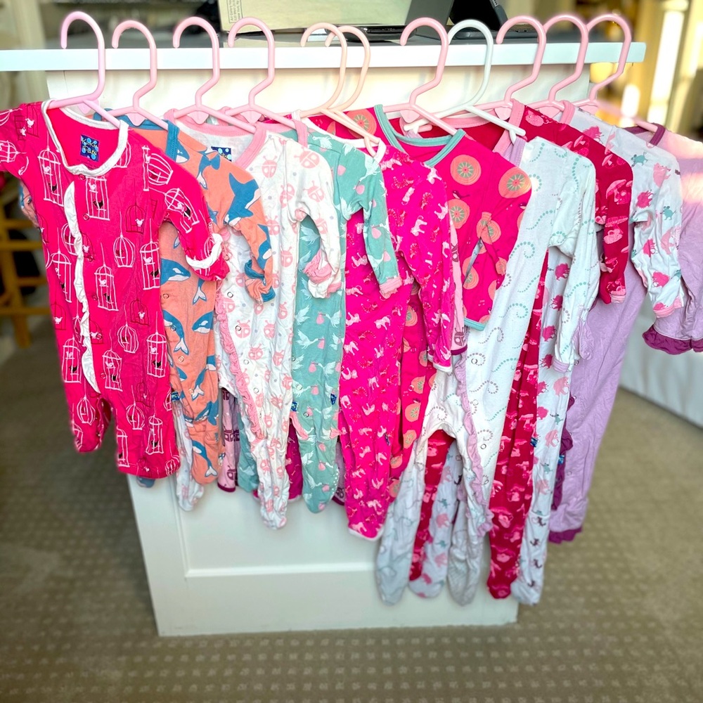 Kickee Pants Girls Lot. 11 pajamas.